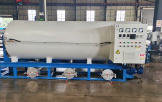 Vacuum furnace for cleaning of screw2